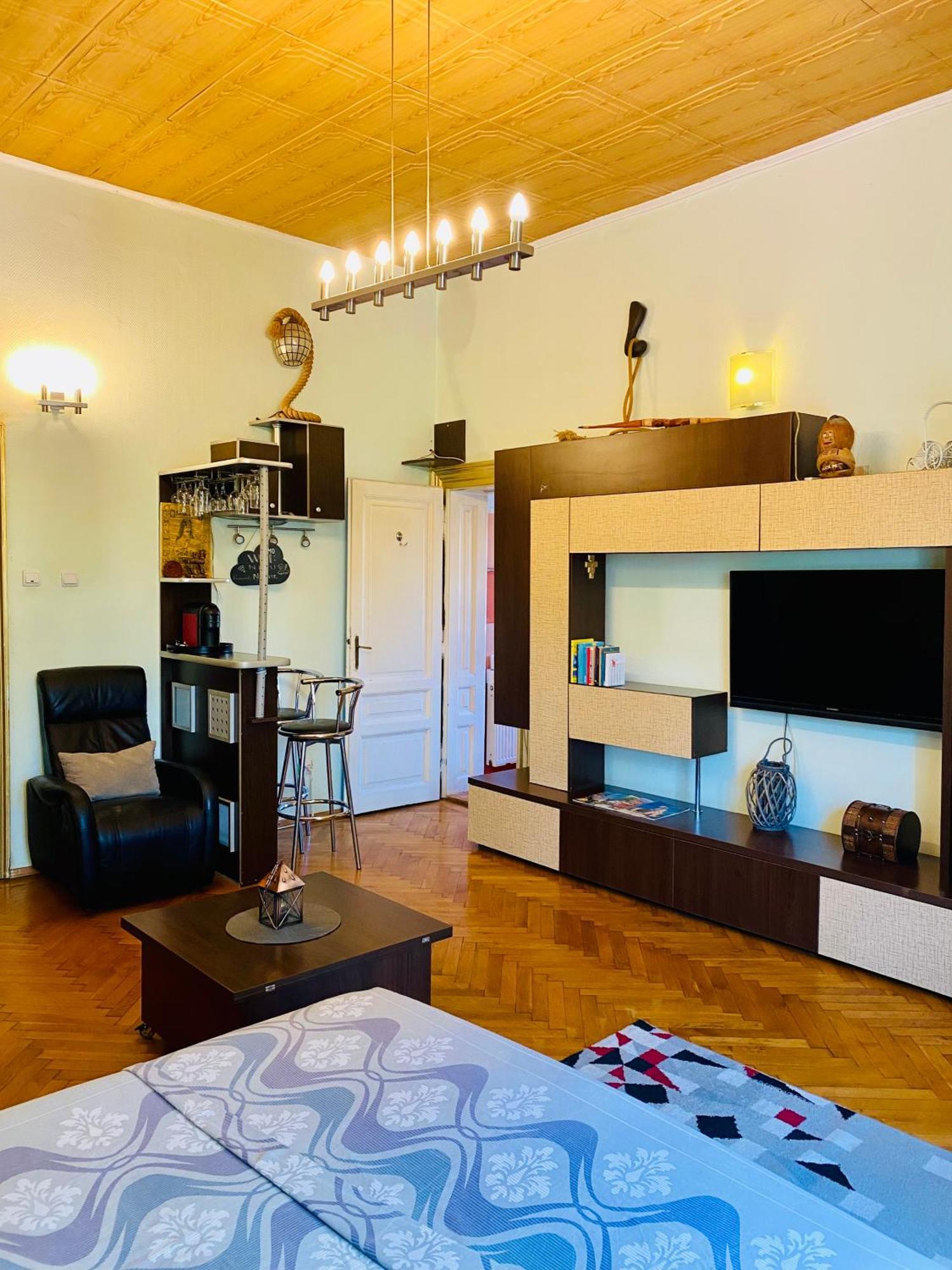 Central 2 Bedrooms Apartment Brasov Bagian luar foto